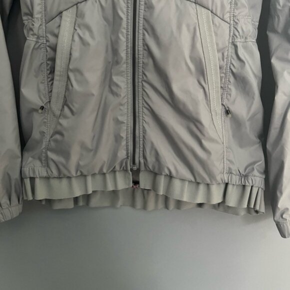 Lululemon Spring Fling Puffy Windbreaker Down filled Jacket Silver Spoon Size 4 - Picture 3 of 7